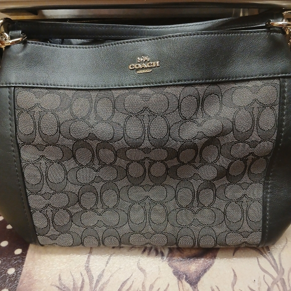 Coach Black Shoulder Bag with Elegant Design. Like New Condtion!! - Picture 3 of 6